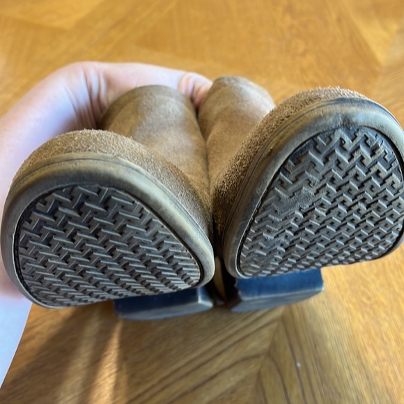 Toms Brown Suede Booties ~ 8 1/2W - Picture 4 of 8